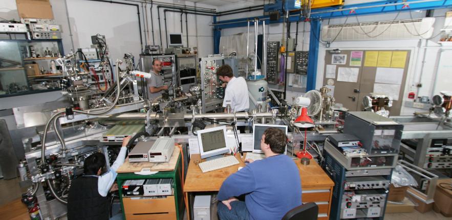 Photograph of the Spin-Echo Laboratory